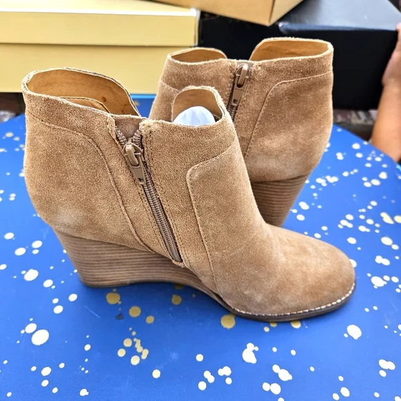 Lucky Brand LK-Yabba Oiled Suede Booties Size 10 - Picture 13 of 16